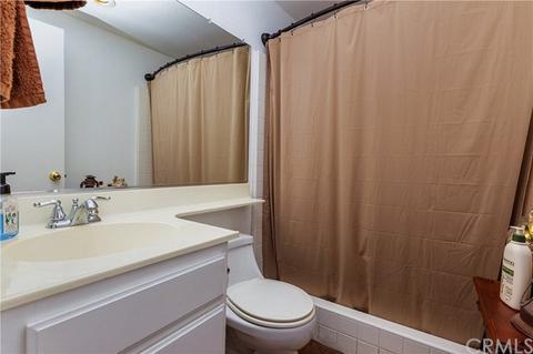 864 W Woodcrest St, Bloomington, CA 92316 photo 12