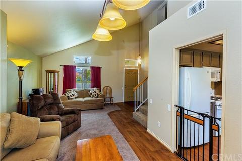864 W Woodcrest St, Bloomington, CA 92316 photo 5