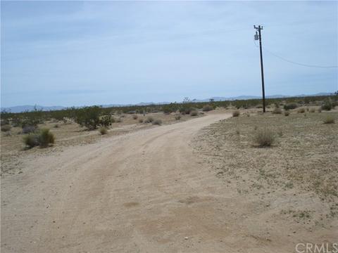 61235 Handley Rd, Landers, CA 92285 photo 8