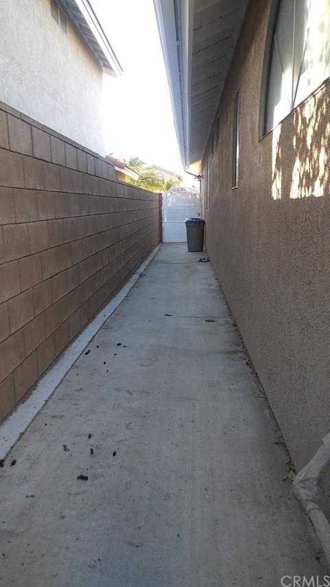 15459 Hampton Ct, Fontana, CA 92337 photo 22