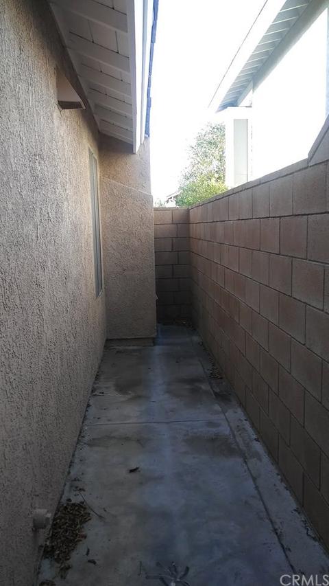 15459 Hampton Ct, Fontana, CA 92337 photo 20