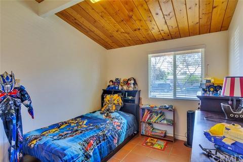 5463 Sunnyside Dr, Riverside, CA 92504 photo 13