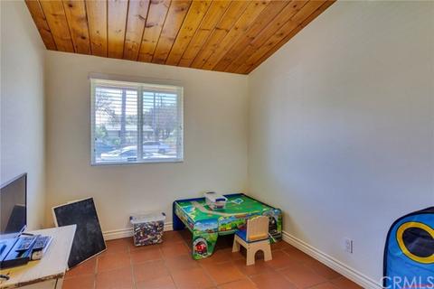5463 Sunnyside Dr, Riverside, CA 92504 photo 14