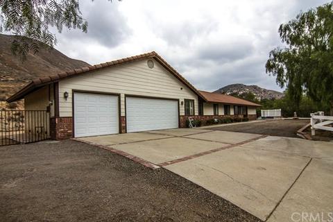 4221 Crestview Dr, Norco, CA 92860 photo 2