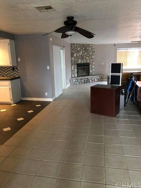 17886 Pine St, Hesperia, CA 92345 photo 2