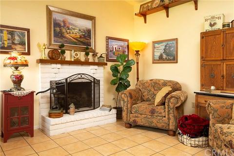 2834 Aztec Dr, Riverside, CA 92509 photo 4