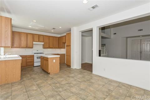 6936 Abigail Ln, Fontana, CA 92336 photo 9