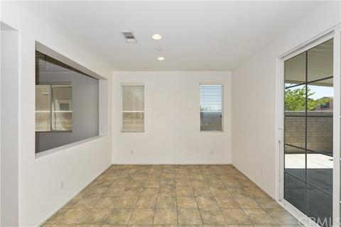 6936 Abigail Ln, Fontana, CA 92336 photo 8