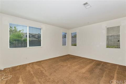 6936 Abigail Ln, Fontana, CA 92336 photo 13