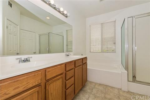 6936 Abigail Ln, Fontana, CA 92336 photo 16