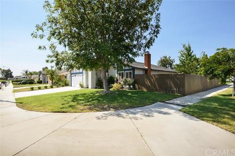 10190 Medallion Pl, Riverside, CA 92503 photo 2