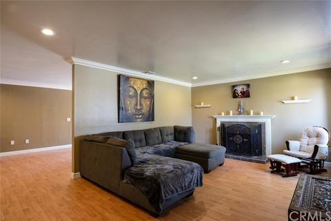 10190 Medallion Pl, Riverside, CA 92503 photo 4