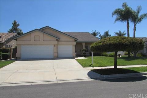1052 Shadow Crest Cir, Corona, CA 92881 photo 2