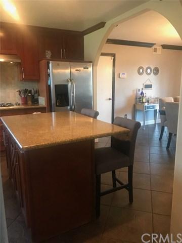 565 E Valencia St, Rialto, CA 92376 photo 4