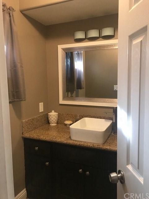 565 E Valencia St, Rialto, CA 92376 photo 7