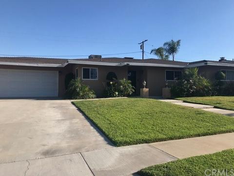 565 E Valencia St, Rialto, CA 92376 photo 2