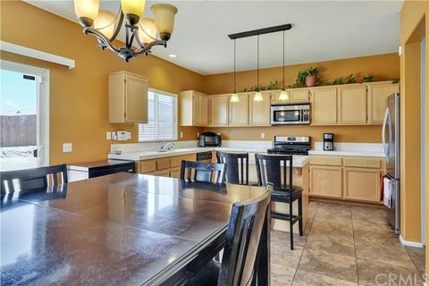 10547 Leisure Cir, Adelanto, CA 92301 photo 6