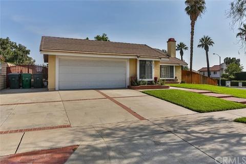 893 Monarch Dr, Corona, CA 92879 photo 3