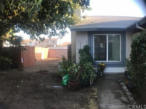 631 Clearwater Dr, Perris, CA 92571 photo 2