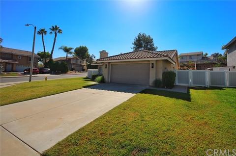 13407 Cloudburst Dr, Corona, CA 92883 photo 2