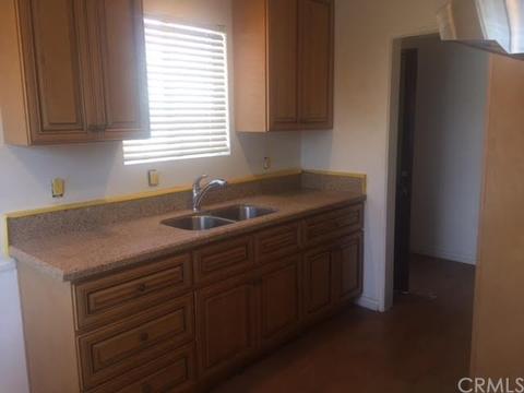 2726 Lantanna St, Compton, CA 90220 photo 2