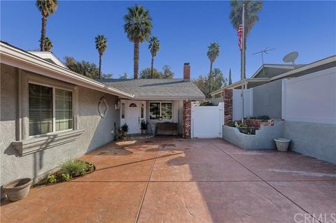 8878 Continental Dr, Riverside, CA 92504 photo 4