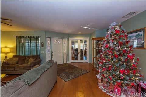 8878 Continental Dr, Riverside, CA 92504 photo 5