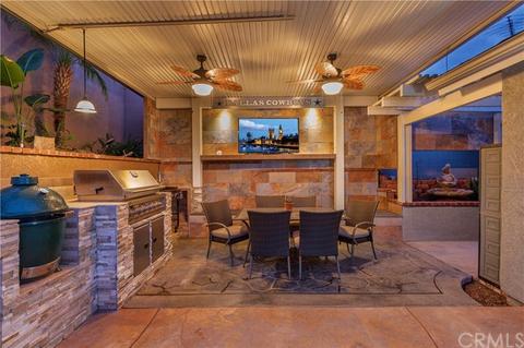 8878 Continental Dr, Riverside, CA 92504 photo 27