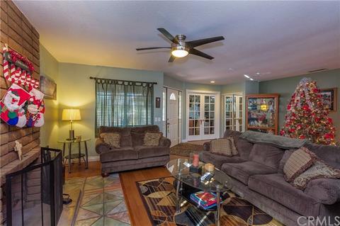 8878 Continental Dr, Riverside, CA 92504 photo 6