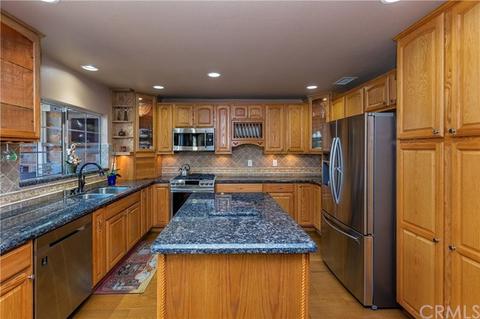 8878 Continental Dr, Riverside, CA 92504 photo 9