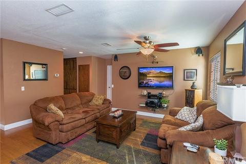 8878 Continental Dr, Riverside, CA 92504 photo 17