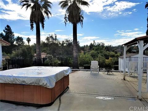 616 Via Vista Dr, Redlands, CA 92373 photo 4