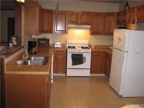 7769 Grape St, Highland, CA 92346 photo 5