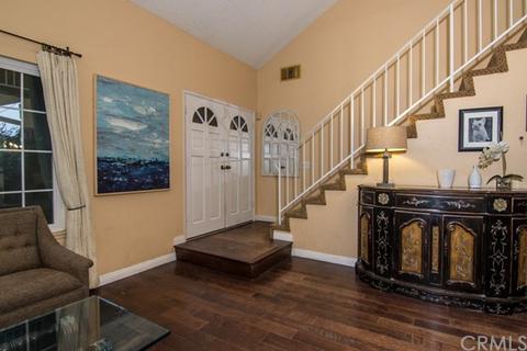 2463 Falling Oak Dr, Riverside, CA 92506 photo 2