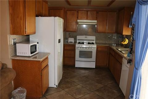 9369 Lemon St, Fontana, CA 92335 photo 16