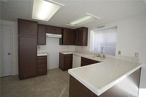 3069 Cardamon St, Rialto, CA 92376 photo 5