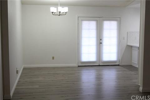 318 Heron Ln, Riverside, CA 92507 photo 5