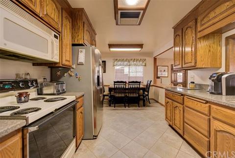 17622 Fontlee Ln, Fontana, CA 92335 photo 11