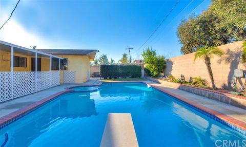 17622 Fontlee Ln, Fontana, CA 92335 photo 4