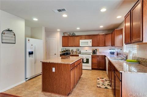 819 Amadova Dr, Perris, CA 92571 photo 3