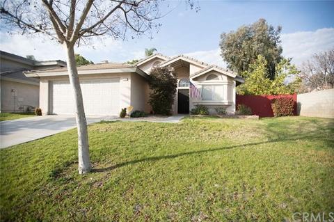 29162 River Run Ln, Highland, CA 92346 photo 3