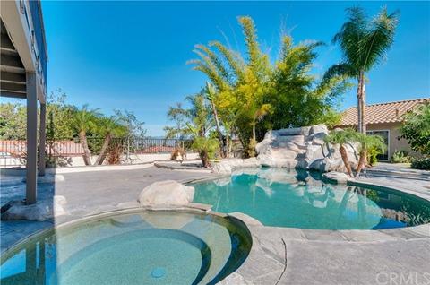 1141 Coronet Dr, Riverside, CA 92506 photo 43