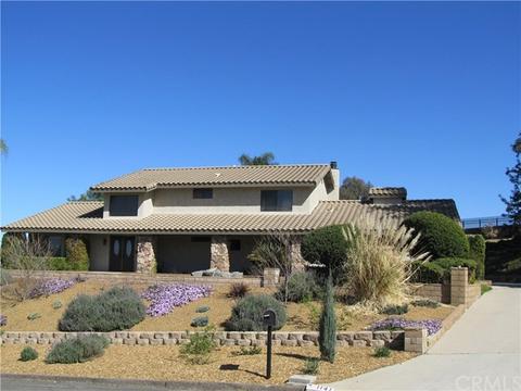 1141 Coronet Dr, Riverside, CA 92506 photo 3