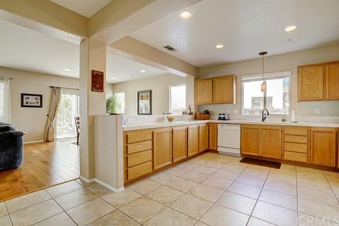 8045 Northpark Dr, Riverside, CA 92508 photo 3
