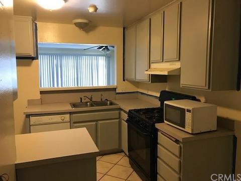 4694 Maxwell Ct, Riverside, CA 92501 photo 3