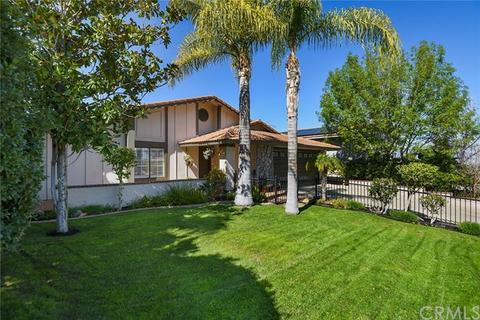 2092 Applegate Dr, Corona, CA 92882 photo 2