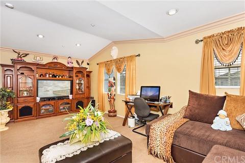 15336 Palm Leaf Ln, Fontana, CA 92336 photo 11