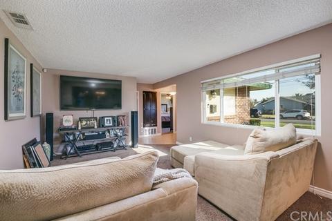 460 E Van Koevering St, Rialto, CA 92376 photo 4