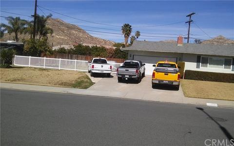 511 W Campus View Dr, Riverside, CA 92507 photo 2