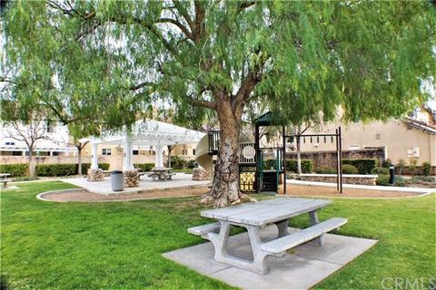 352 Danbury Ct, Corona, CA 92879 photo 41